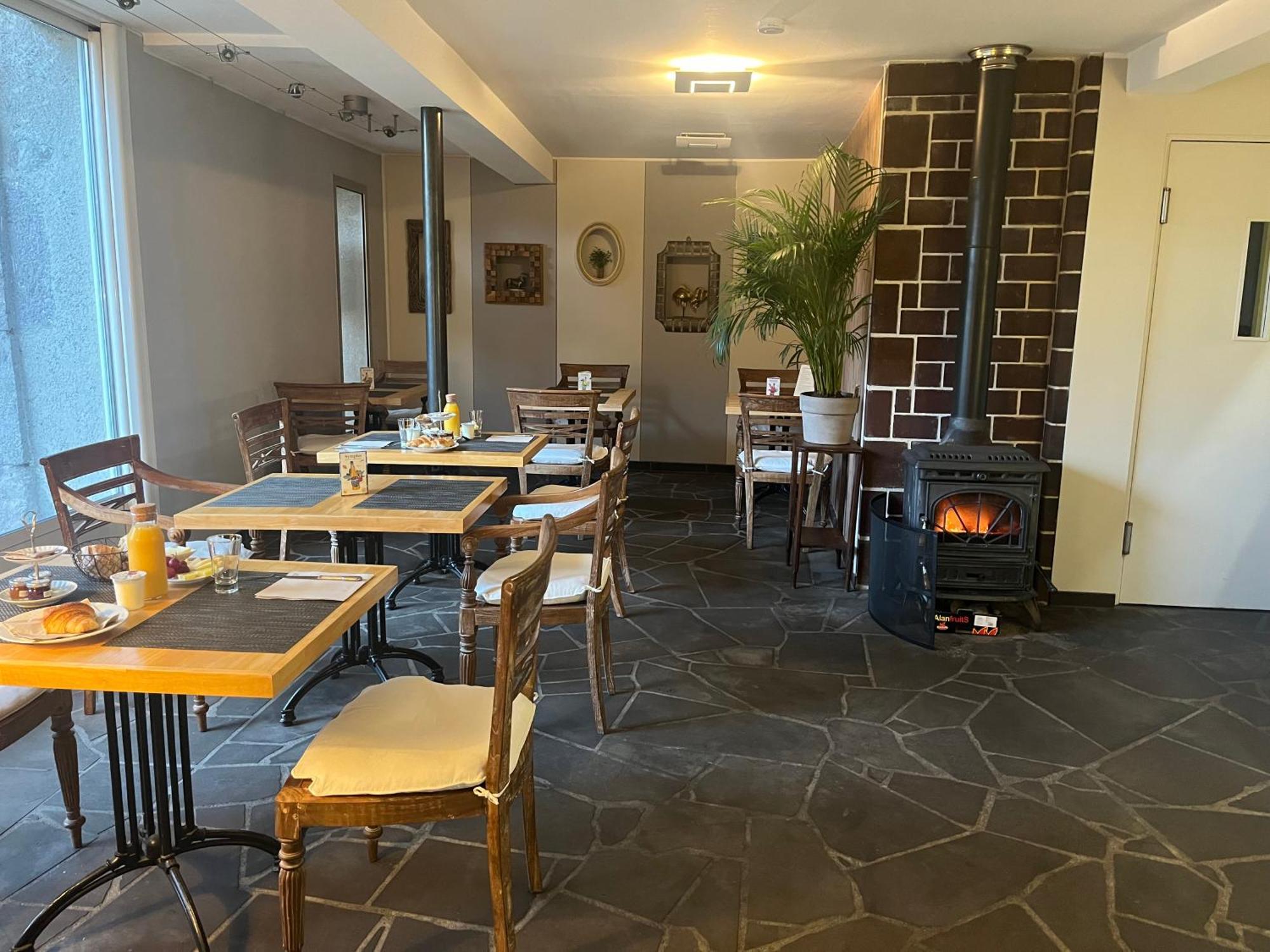 La Cour Carree Hotel Perrier Ngoại thất bức ảnh