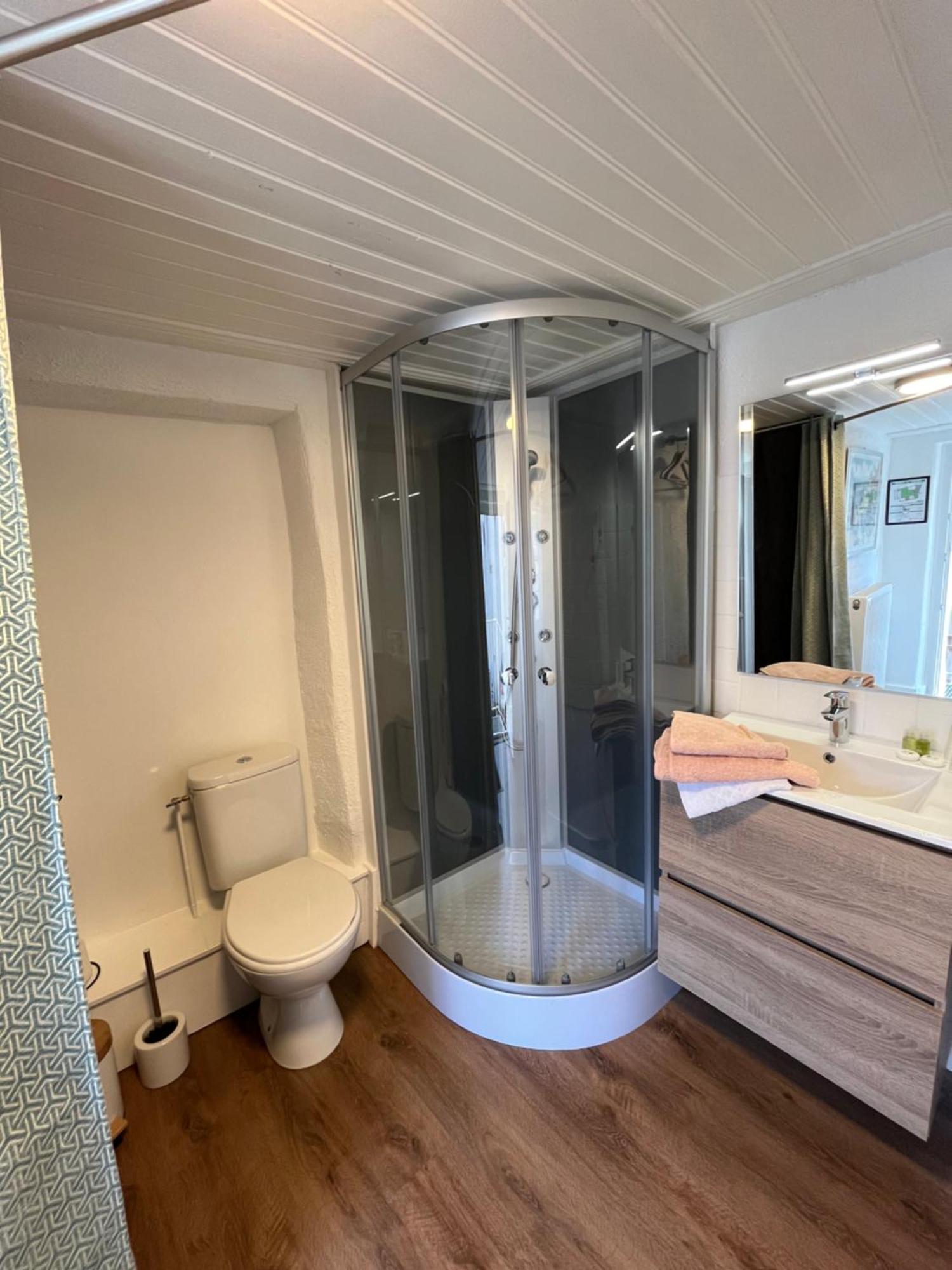 La Cour Carree Hotel Perrier Ngoại thất bức ảnh