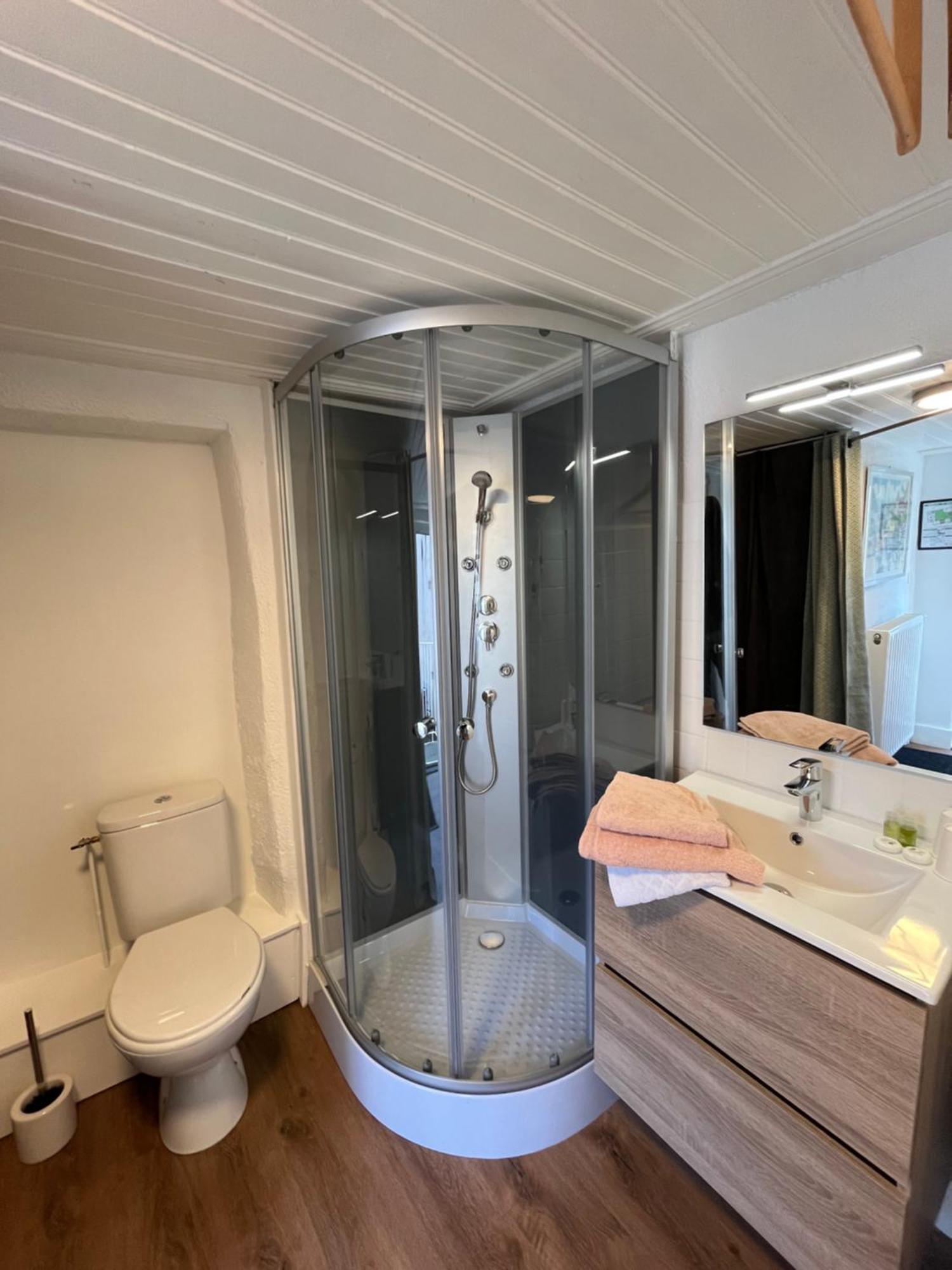 La Cour Carree Hotel Perrier Ngoại thất bức ảnh