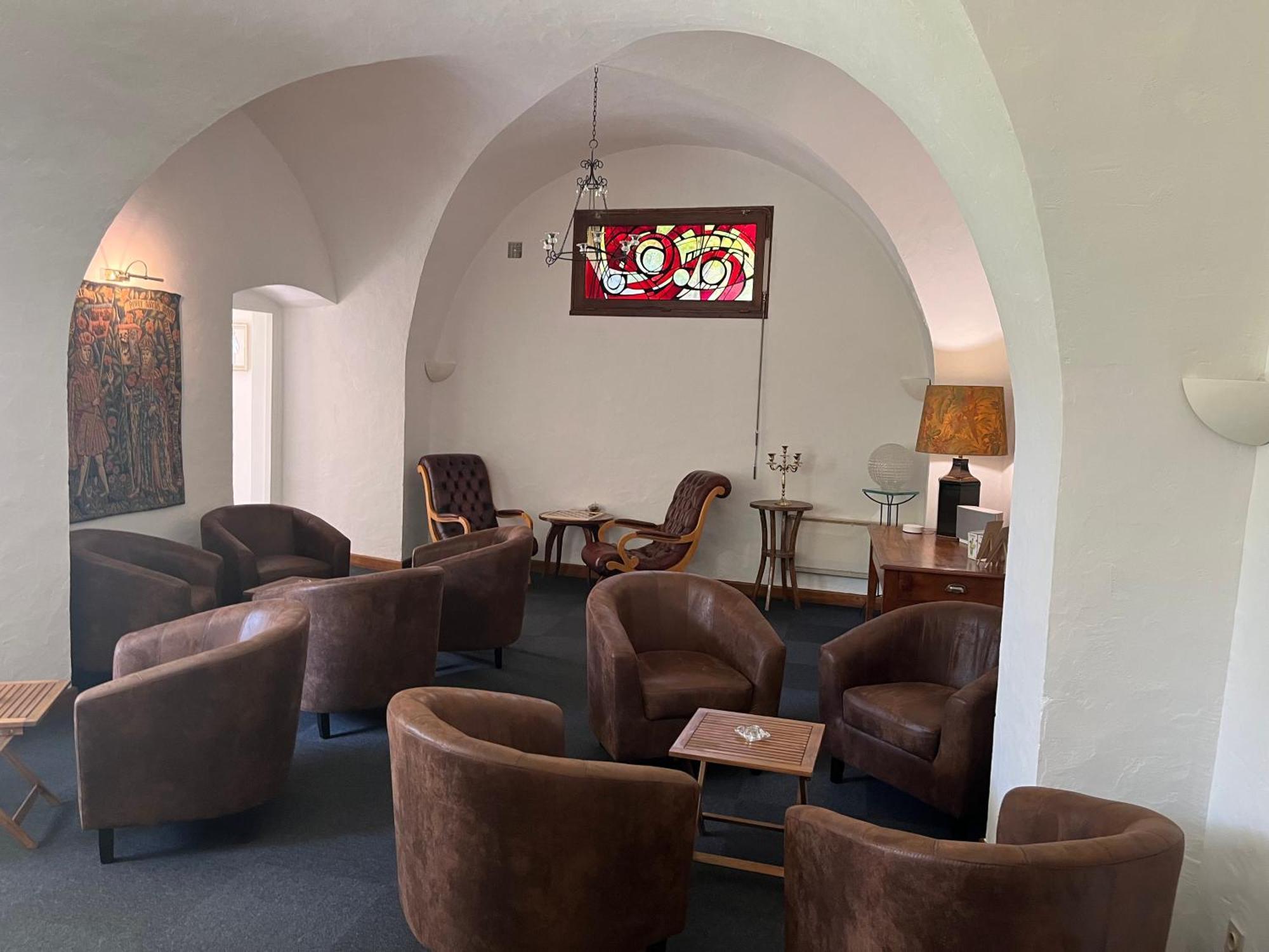 La Cour Carree Hotel Perrier Ngoại thất bức ảnh
