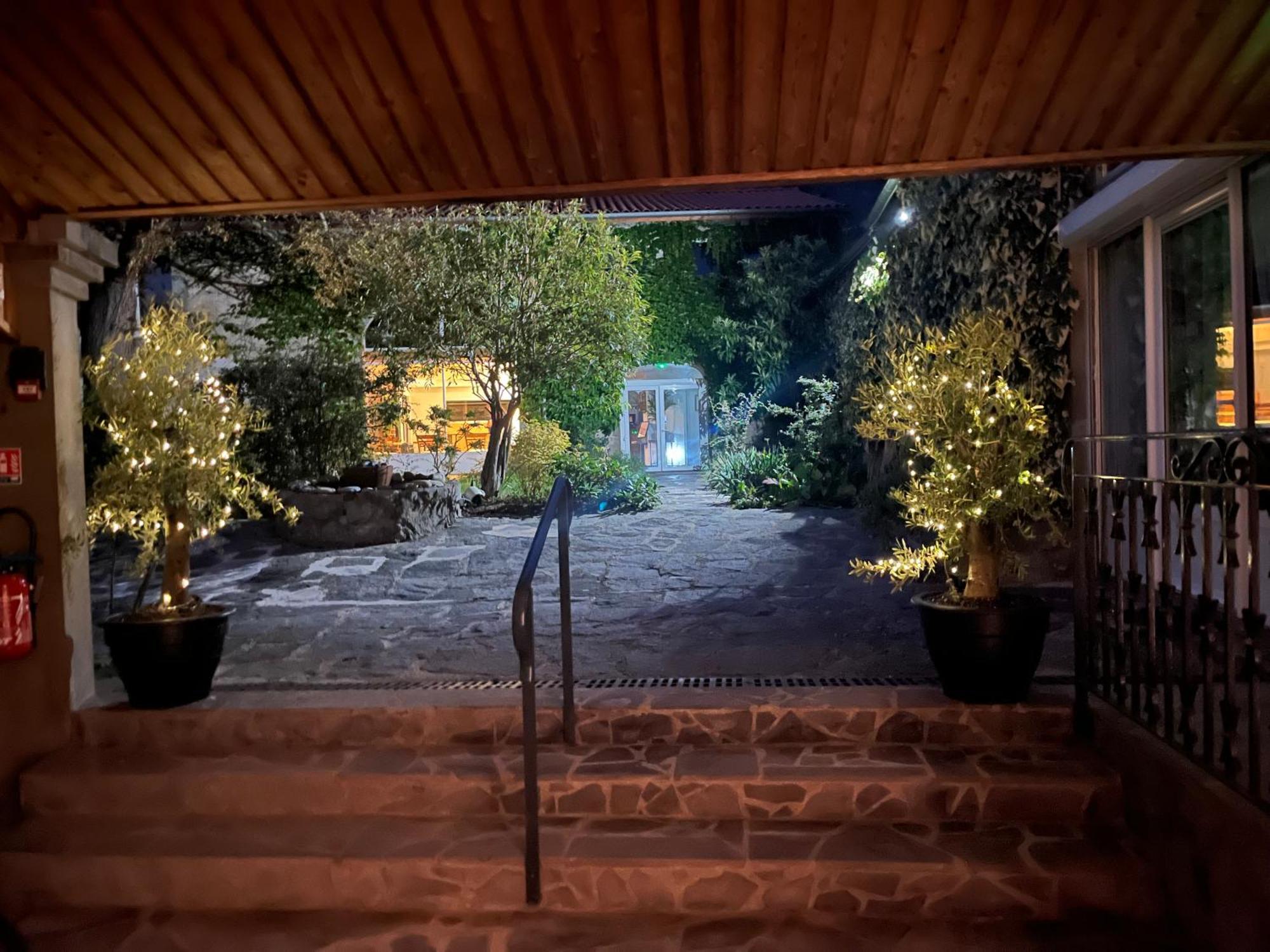 La Cour Carree Hotel Perrier Ngoại thất bức ảnh